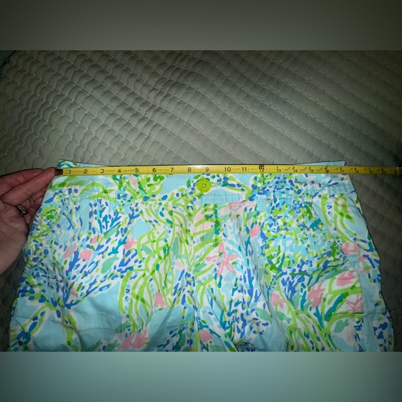 Lilly Pulitzer Blue Heaven Callahan Shorts Size 10. Resort Wear VGUC - Picture 2 of 9